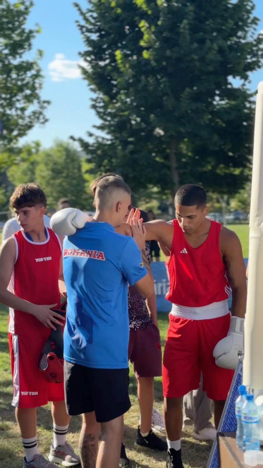 Antrenorul și sportivii, la gala în aer liber
