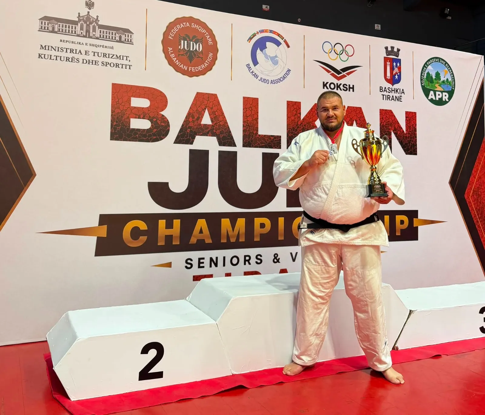 Cu trofeul, la Campionatul Balcanic