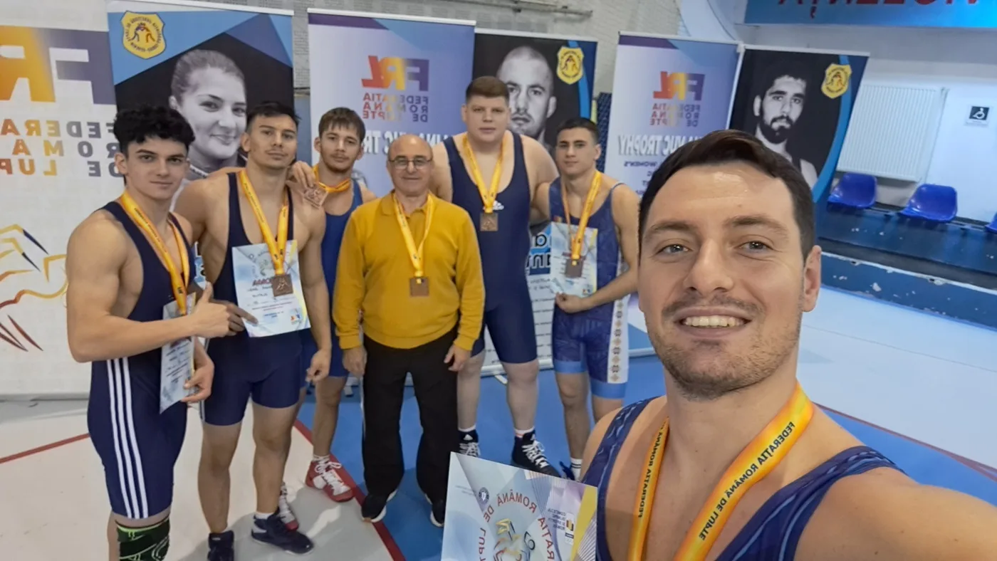 Luptătorii CSM Slatina pe podium