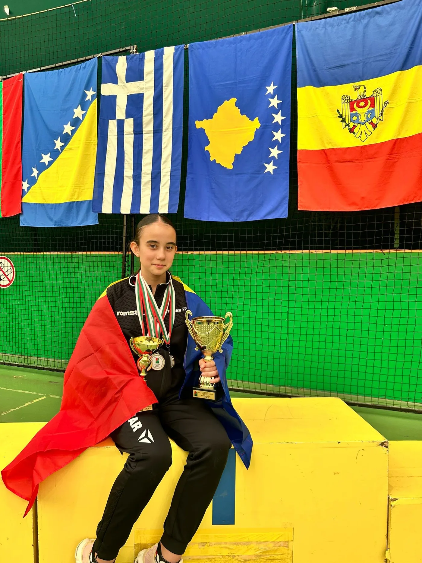 Cu trofeul, sub steagurile competiției